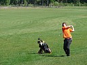 Jiří Kojzar (GC Pardubice) odpálil pitch a sleduje, jak míč padá do greenového bankru..., Foto: David Jirků