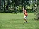 Albert Krištof (GC Pardubice) lobuje na green třetí jamky., Foto: David Jirků