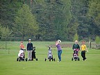 Ester Kalhousov (GC Pardubice) pihrv na green druh jamky., Foto: David Jirk