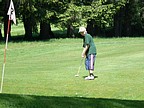 Vaek Rycht (GC Hradec Krlov) patuje ped druhm greenem., Foto: Zdenk Pikryl
