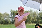 Anna Štibingerová (GC Ještěd) se v horkém odpoledni chladila vějířem., Foto: David Jirků