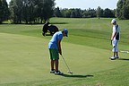 Patrik Špalovský (GC Hradec Králové) patuje na dvanáctém greenu., Foto: David Jirků